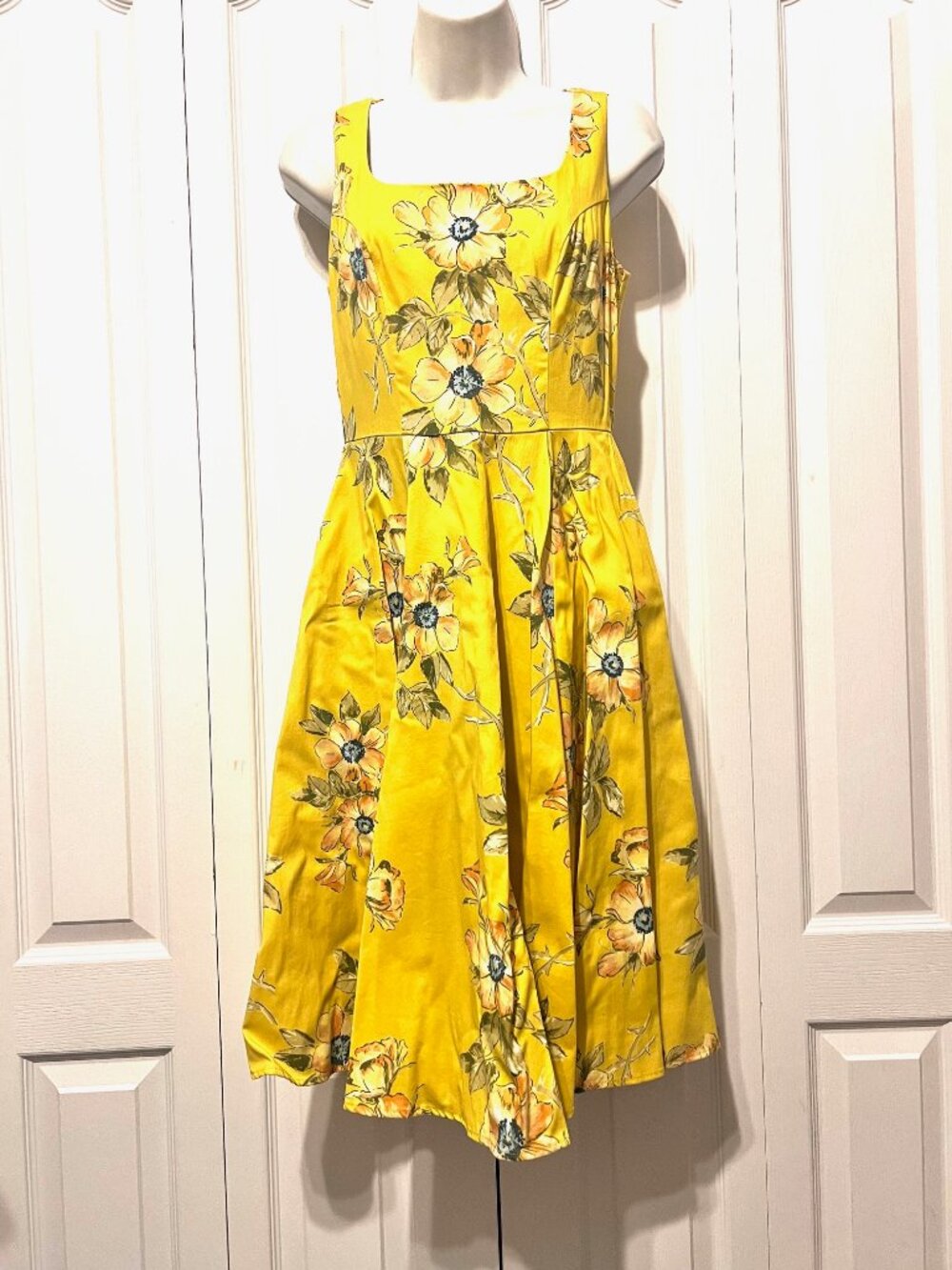 Eva Rose-Sleeveless A Line Flowy Yellow/Orange Floral Stretch Dress-Small?-Zip
